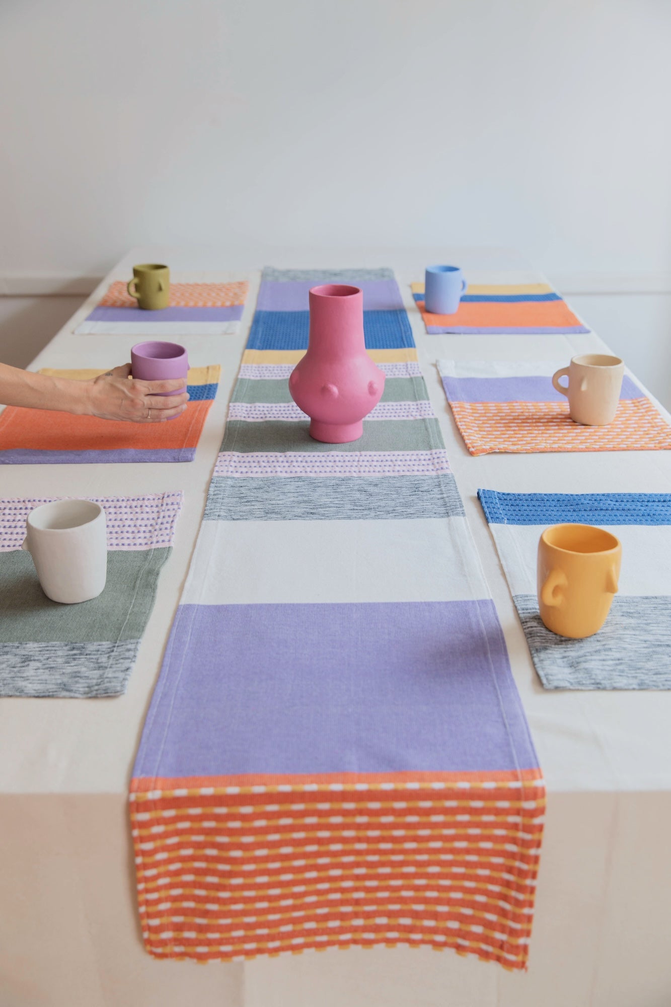 Set: Table Runner + 4 Place Mats Nez