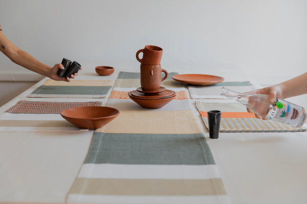 Set: Table Runner + 4 Place Mats Nez